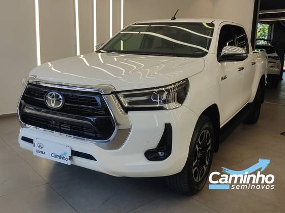 TOYOTA HILUX 2.8 D-4D TURBO DIESEL CD SRX 4X4 AUTOMÁTICO